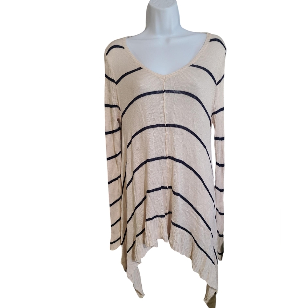 LOVEMARKS tan and gray strioed sweater L